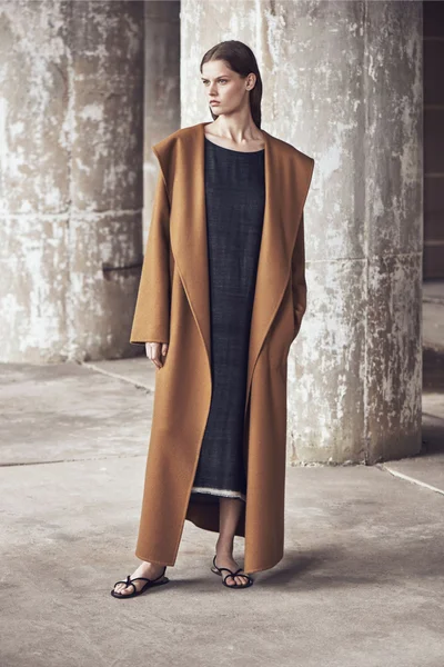 Look 15